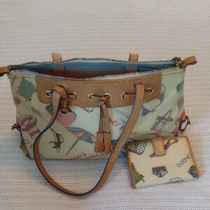 Dooney & Bourke Bag with wallet